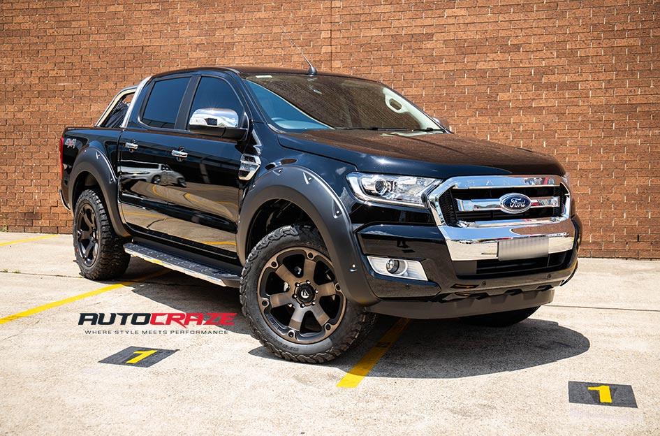 FORD RANGER BEAST BLACK MACHINED WITH DARK TINT